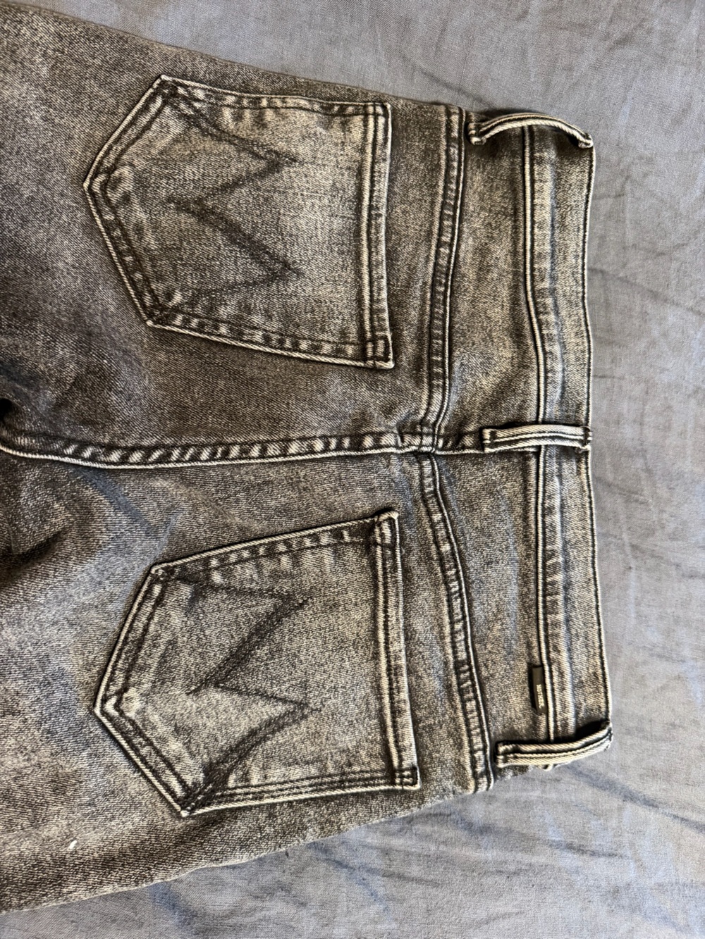 MOTHER Cropped Skinny Jeans in Washed Black-Gray